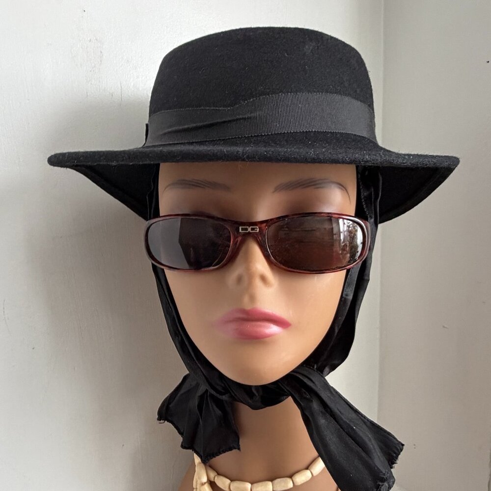 Vintage 50s 60s Gerber Tilt Cloche Black Wool Felt Brimmed Ribbon Ties Hat M